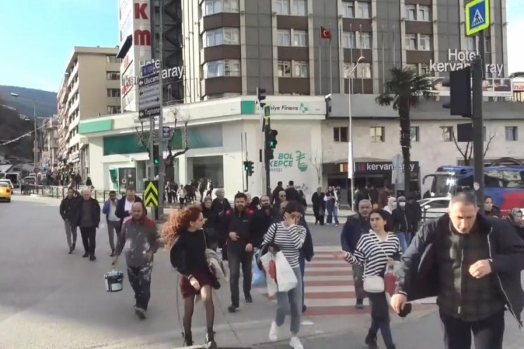 Bursa'da lodos devam ediyor: Vatandaşlar zor anlar yaşıyor
