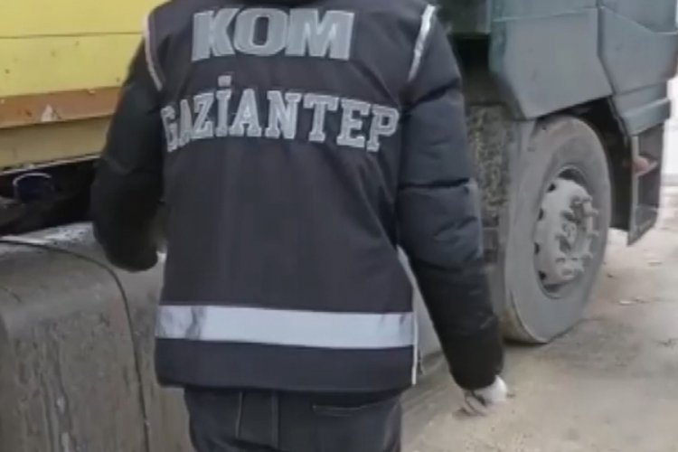 Gaziantep'te bin litre ka&ccedil;ak akaryakıt ele ge&ccedil;irildi