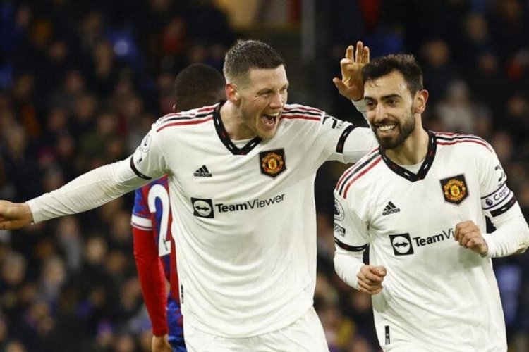 Weghorst, Manchester ile ilk ma&ccedil;ına &ccedil;ıktı