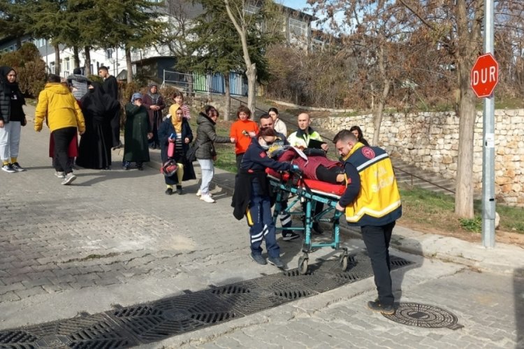 Bursa'da dolmuştan atlayan kadın yaralandı!
