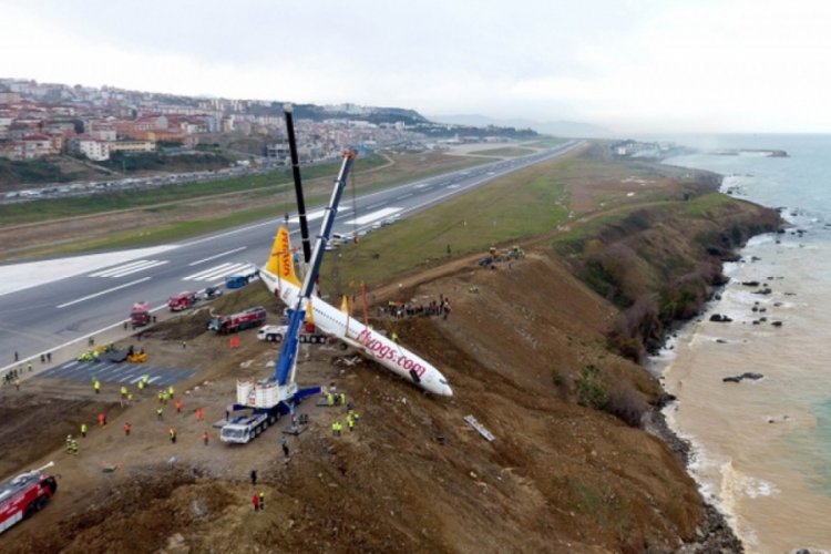 Trabzon'da meydana gelen u&ccedil;ak kazasıyla ilgili ifade veren pilotlar birbirine girdi