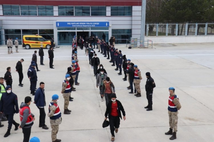 Malatya'dan 227 g&ouml;&ccedil;men sınır dışı edildi