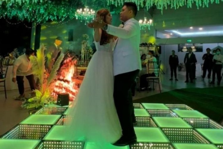 Filipinlerde gelin ve damat yangına rağmen dansa devam etti