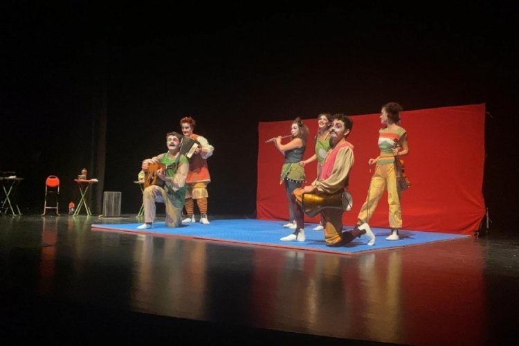&Ccedil;EKSANAT Tiyatro yollarda