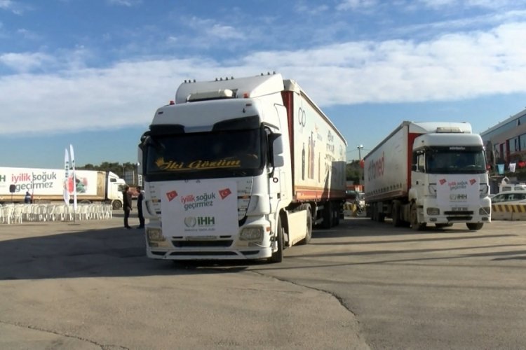 &Uuml;mraniye'den Suriye'ye 15 insani yardım TIR'ı yola &ccedil;ıktı