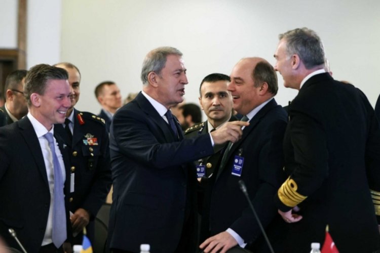 Hulusi Akar, Almanya'da Ukrayna Savunma Temas Grup Toplantısı'na katıldı