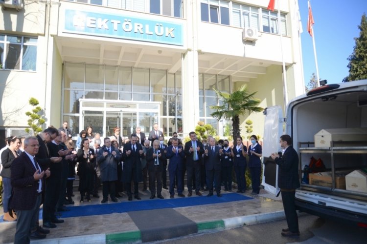 Bursa'nın sevilen doktoru Ayhan Arınık son yolculuğuna uğurlandı