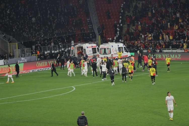 G&ouml;ztepe-Altay derbisinde işaret fişeği kullanan sanığa 15 yıl hapis cezası talebi