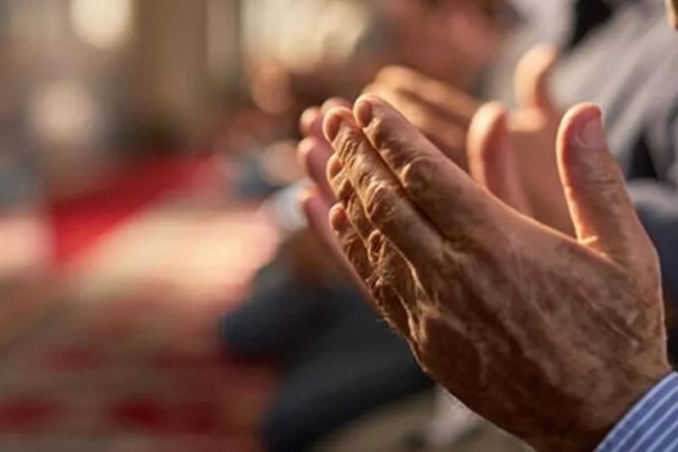 Cuma namazı sonrası yağış i&ccedil;in dua edildi