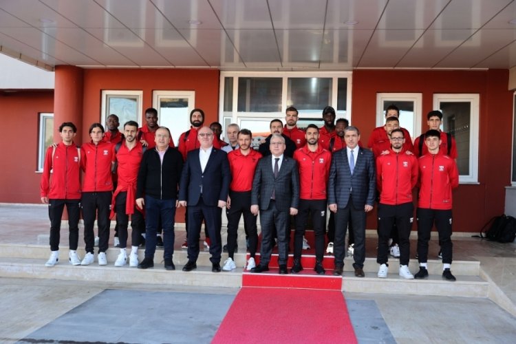 Sivasspor kafilesi 8 eksikle Gaziantep'e gitti