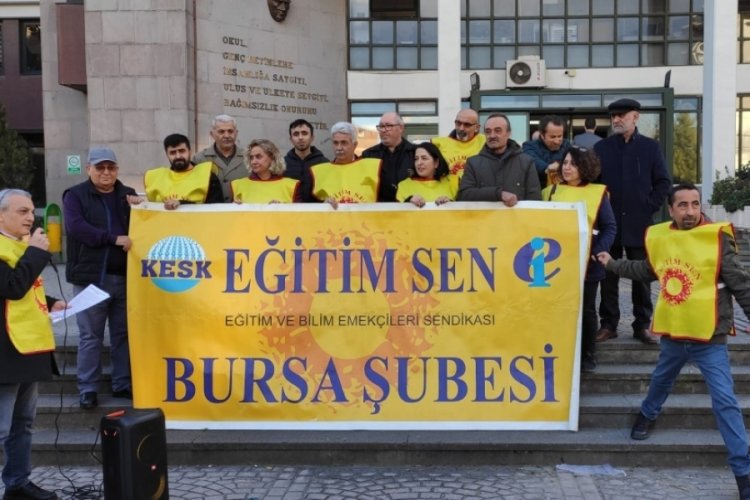 EĞİTİM SEN Bursa'dan 'Eşit işe eşit &uuml;cret' eylemi