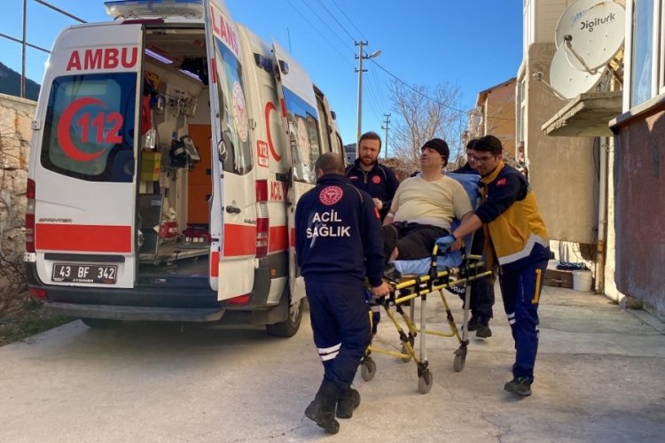 Baba- oğul, sobadan sızan gazla hastanelik oldu