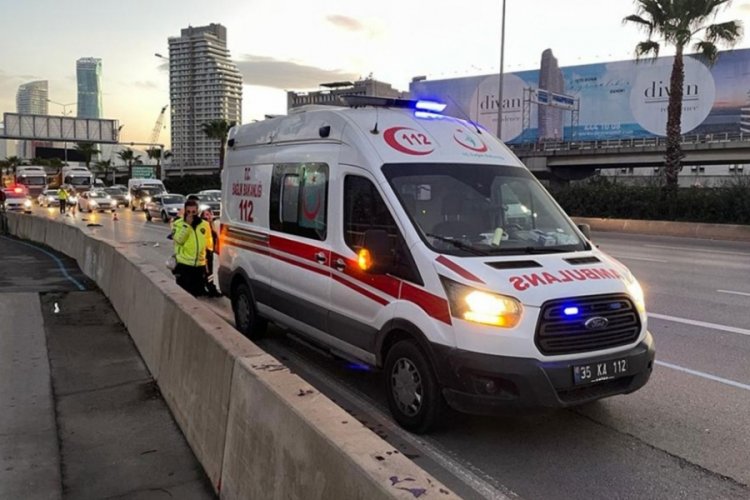 İzmir'de bir kişi yol kenarında &ouml;l&uuml; bulundu