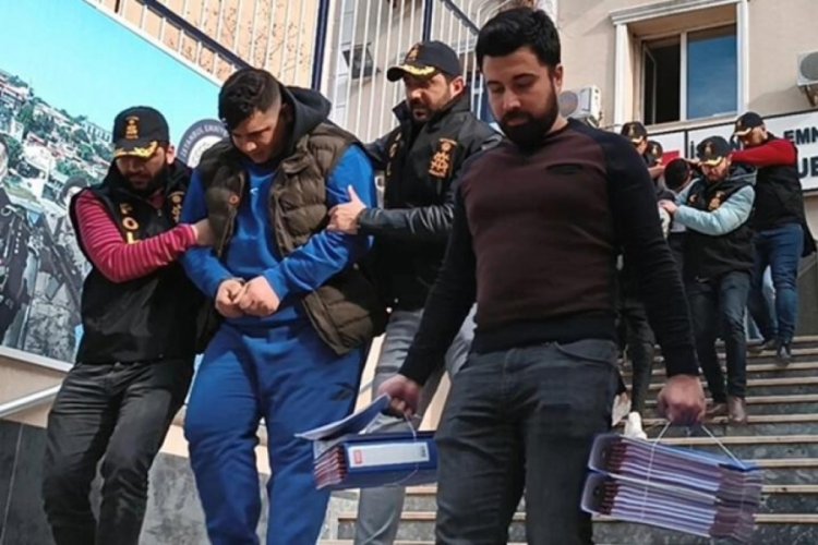 İstanbul'da 11 marketi soyan hırsızlar yakalandı!