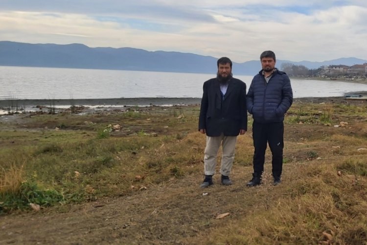 Bursa'da İznik G&ouml;l&uuml;'nde kurtarılan balık&ccedil;ılar, teknelerini arıyor
