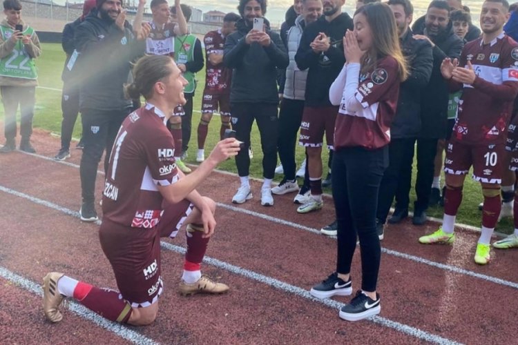 Bandırmasporlu futbolcudan evlenme teklifi