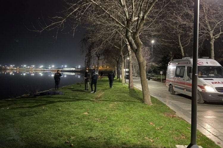 İstanbul'da y&uuml;r&uuml;y&uuml;ş yapan vatandaşlar korkun&ccedil; manzarayla karşılaştı