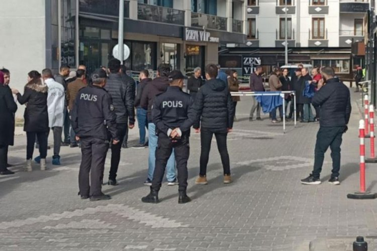 Boşanma aşamasındaki eşini 10 kurşunla &ouml;ld&uuml;r&uuml;p intihar etti!
