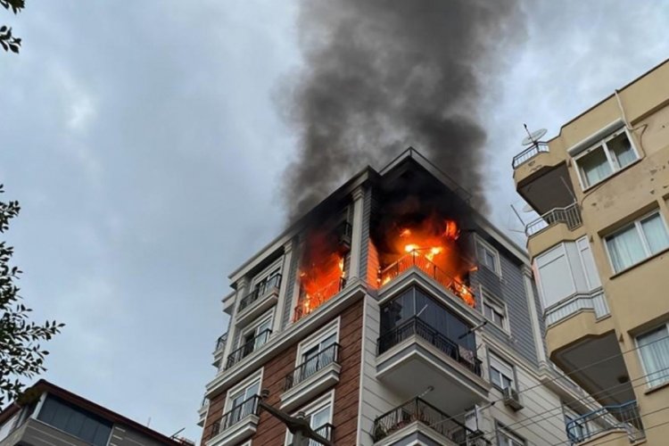 Annenannesi ile teyzesini benzin d&ouml;k&uuml;p, yakarak &ouml;ld&uuml;rd&uuml;