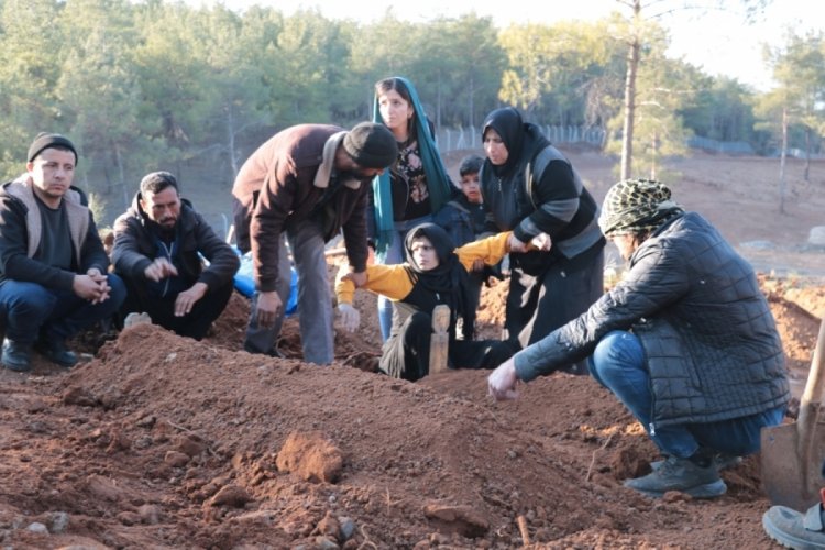 Kahramanmaraş'ta &ouml;nce eşini şimdi 3 &ccedil;ocuğunu kaybetti