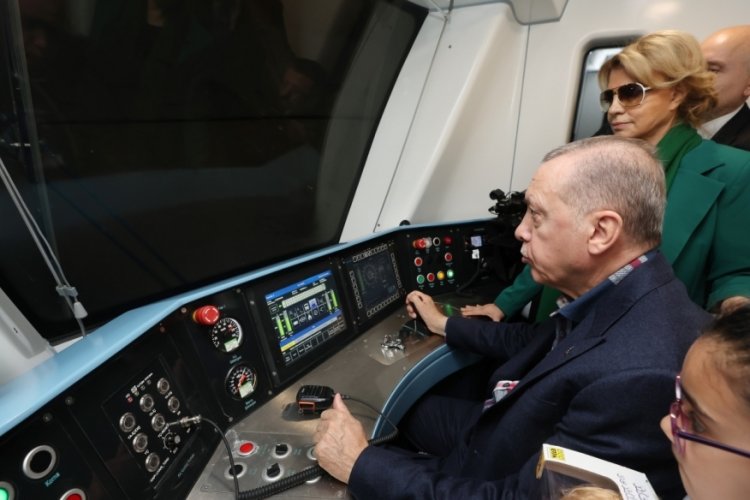 Erdoğan, Kağıthane - İstanbul Metrosu test s&uuml;r&uuml;ş&uuml;n&uuml; yaptı