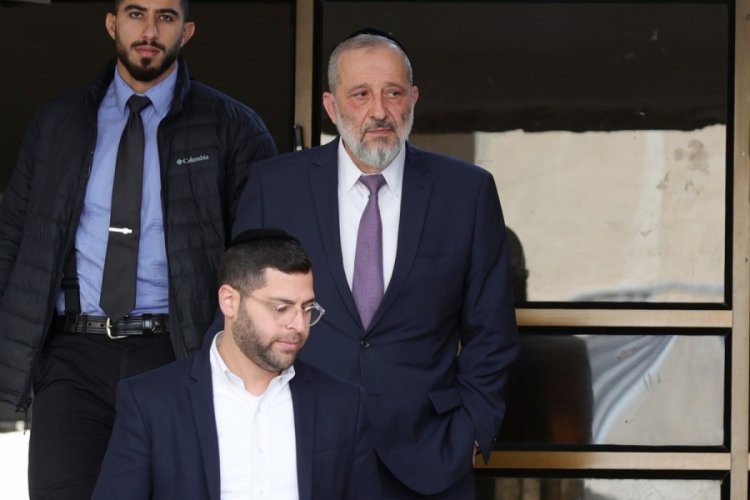 Netenyahu, Deri'yi kabineden ihra&ccedil; etti
