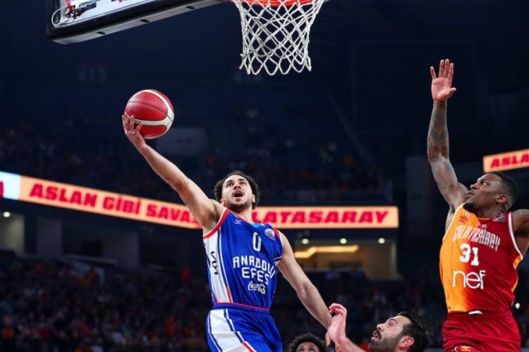 İstanbul derbisinde kazanan Anadolu Efes!