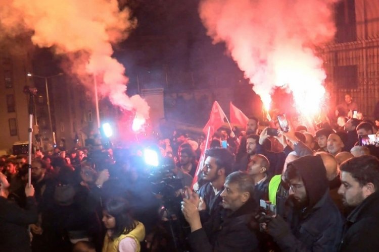Stockholm'de Kur'an-ı Kerim yakılması İstanbul'da protesto edildi