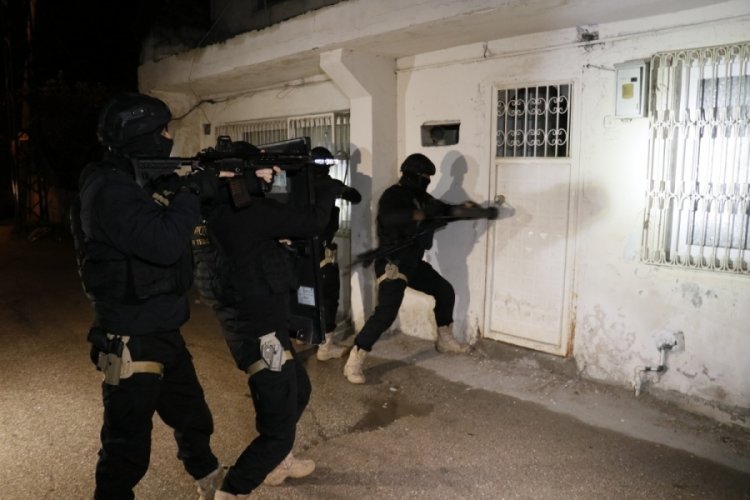 Adana'da ter&ouml;rle m&uuml;cadelede 1 yılda 130 operasyonda yapıldı
