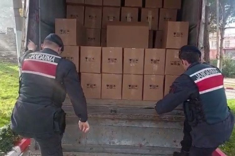 İzmir'de 2 milyon doldurulmuş makaron ele ge&ccedil;irildi