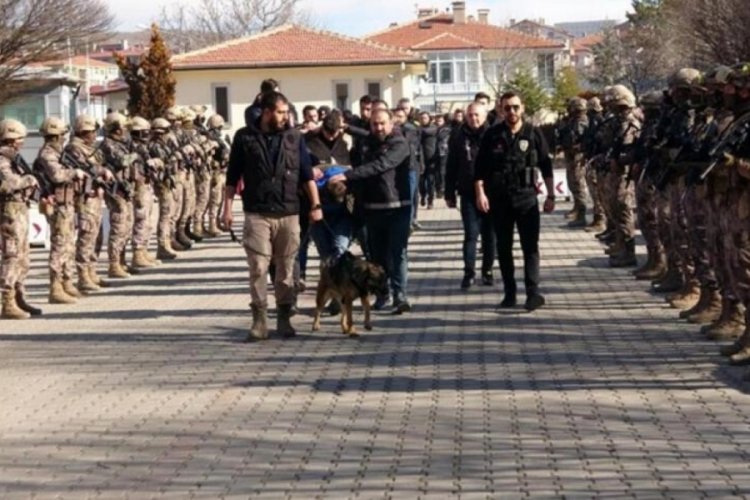 4 ilde uyuşturucu operasyonu: 39 g&ouml;zaltı