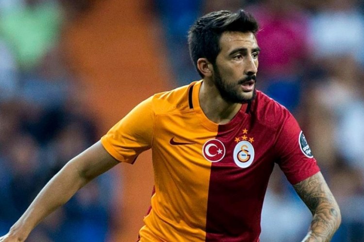 Jem Karacan futbolu bıraktı