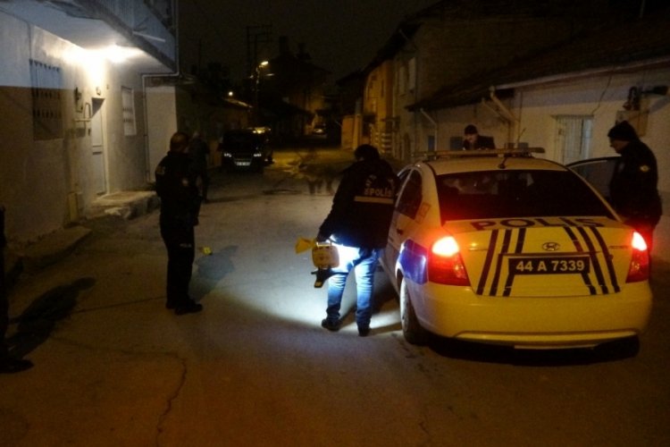 Malatya'da tartıştığı arkadaşını sokak ortasında pompalı t&uuml;fekle vurdu