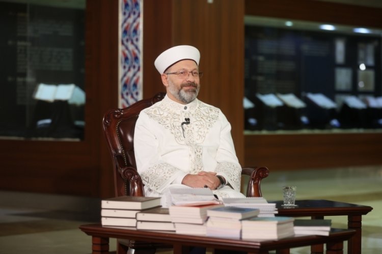 Ali Erbaş a&ccedil;ıkladı: Kur'an yakılan yerde Kur'an'a saygı programı yapılacak