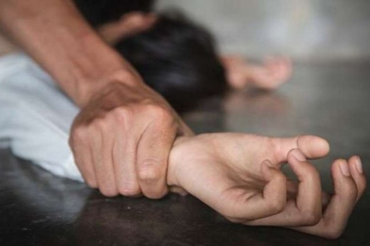 Fransa'da korkutucu sonu&ccedil;: Her 3 kadından biri tecav&uuml;ze uğruyor