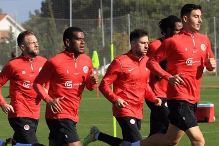 Antalyaspor'da transfer hareketliliği