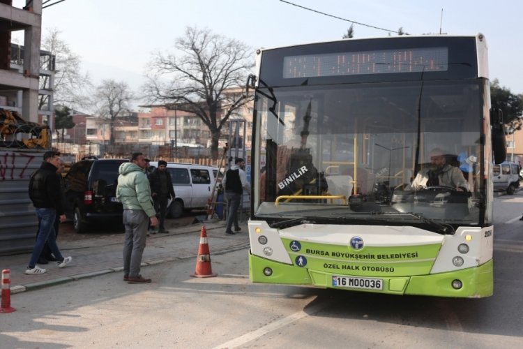 Bursa'da otob&uuml;steki durak ge&ccedil;me kavgası kazaya neden oldu!