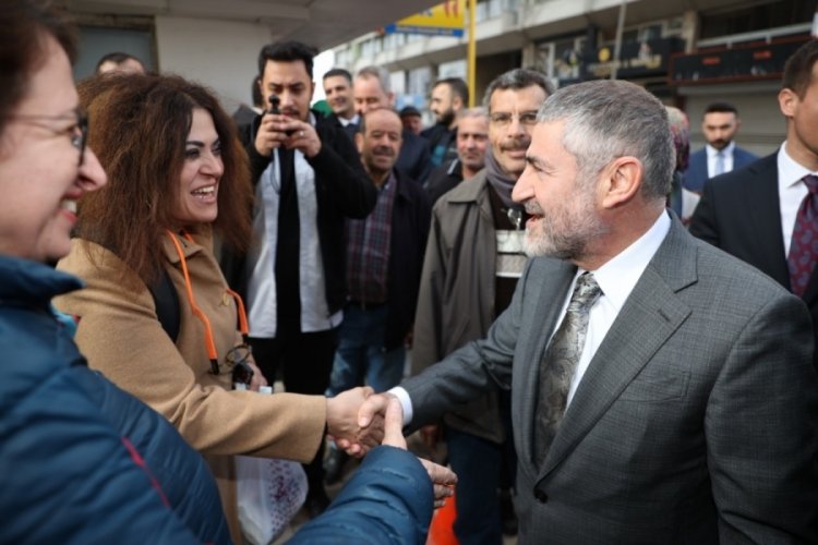 Bakan Nebati, İzmir'de esnafla buluştu
