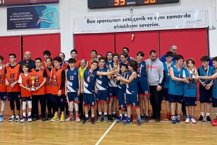 D&uuml;zce Atletik basketbolda  birinci oldu