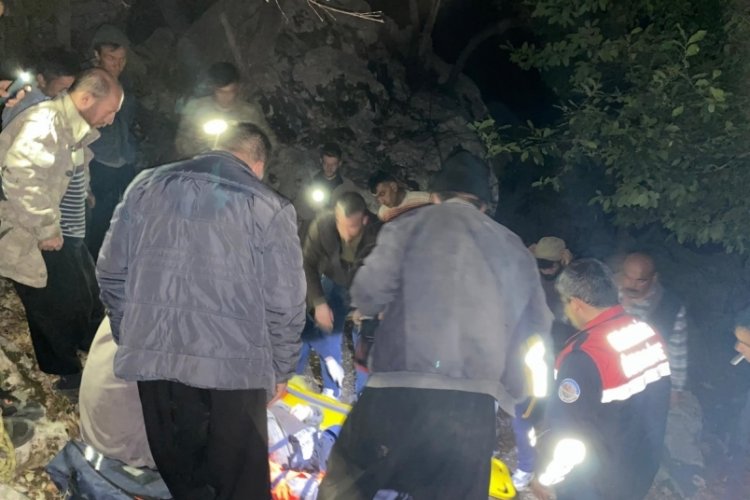 Osmaniye'de kayalıklara d&uuml;şen şahıs 2 saat sonra kurtarıldı