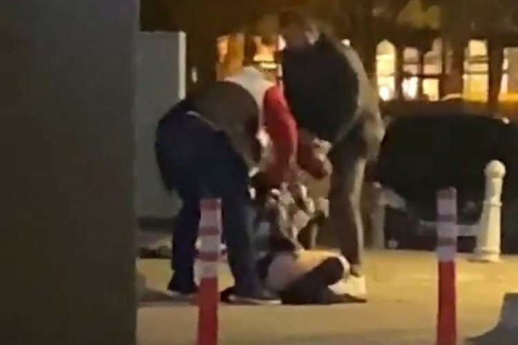 İstanbul'da otoparkta bir kadın tekme tokat d&ouml;v&uuml;ld&uuml;