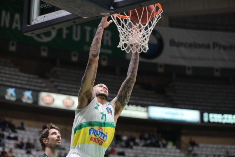 Bursaspor'dan Zach Auguste haftanın en iyi beşinde!
