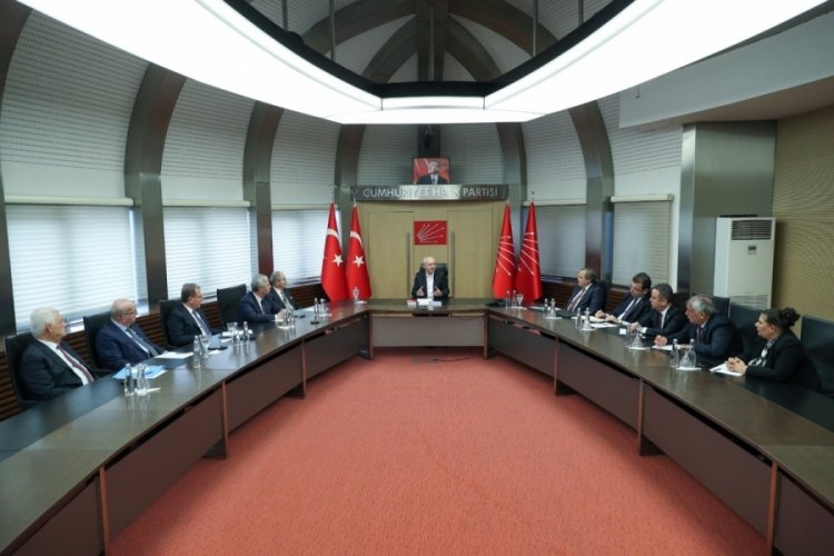 Kılı&ccedil;daroğlu, 9 B&uuml;y&uuml;kşehir Belediye Başkanı ile bir araya geldi
