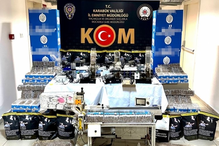 Karab&uuml;k'te 10 adrese operasyon