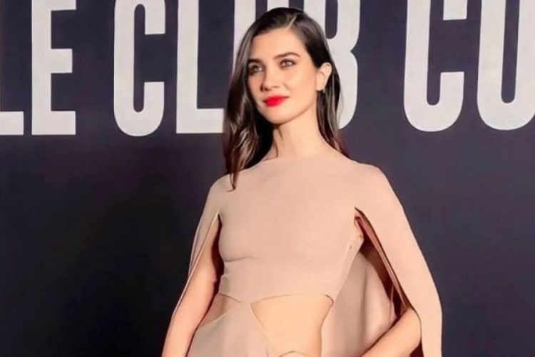 Tuba B&uuml;y&uuml;k&uuml;st&uuml;n Paris'te b&uuml;y&uuml;ledi