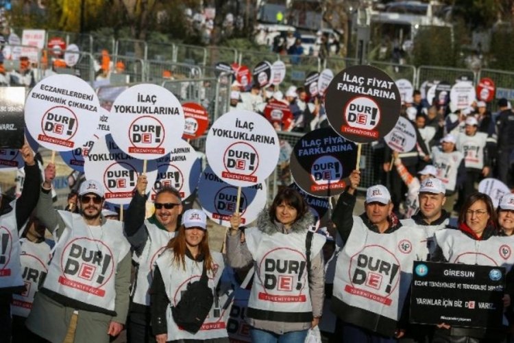 T&uuml;rk Eczacıları Birliği'nden eczane uyarısı!