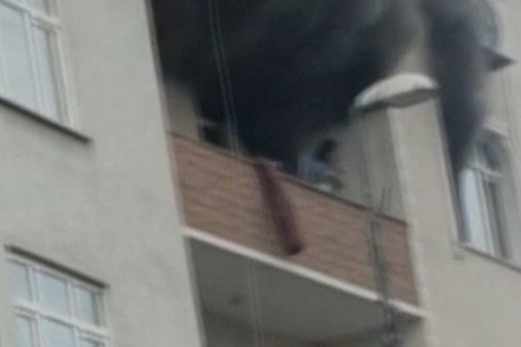 İstanbul'da 15 yaşındaki kız yangında &ouml;ld&uuml;: 'Kapı &uuml;st&uuml;ne kilitlendi iddiası'