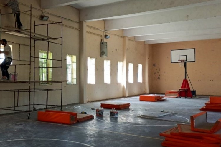 Diyarbakır'da 26 okulun spor salonu yenilendi