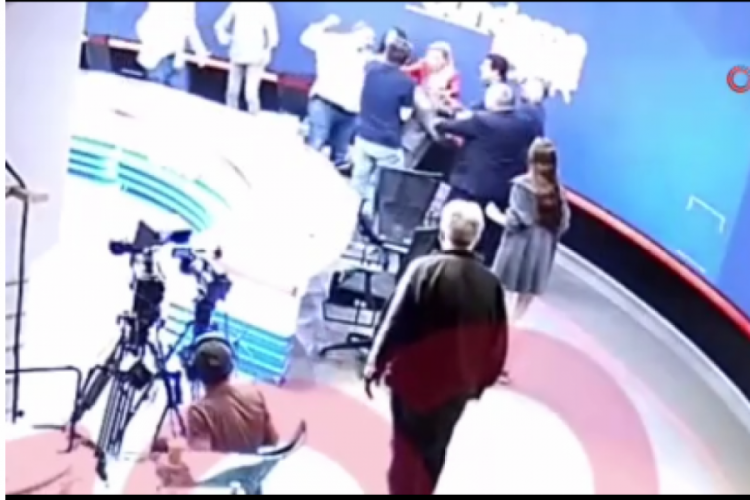 Gazeteci Latif Şimşek'i darp etti! 3 yıla kadar hapis talebi