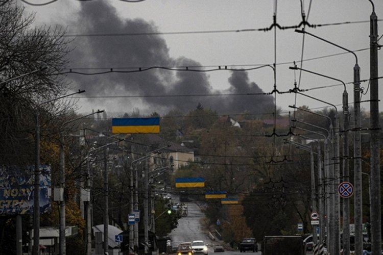 Rus ordusundan Kiev'e hava saldırısı: 1 kişi &ouml;ld&uuml;, 2 kişi yaralandı